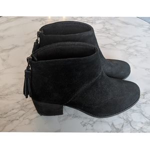 Tom's black suede booties